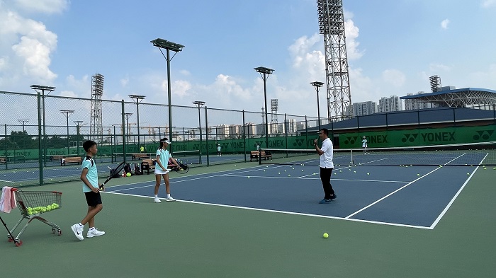 足球评论员 足球评论员