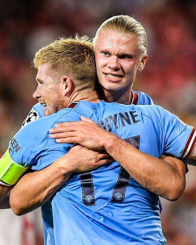 引了众多球 引了众多球