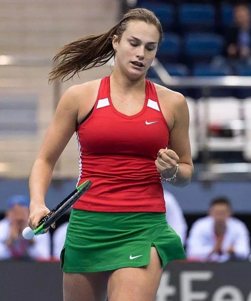 队内冲突 队内冲突